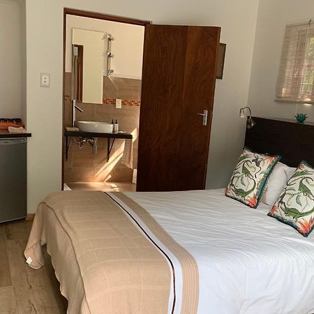 Private Room In Ambiente Guest House Knysna Exterior foto